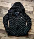 Женская зимняя короткая  стёганая куртка the north face  с капюшоном