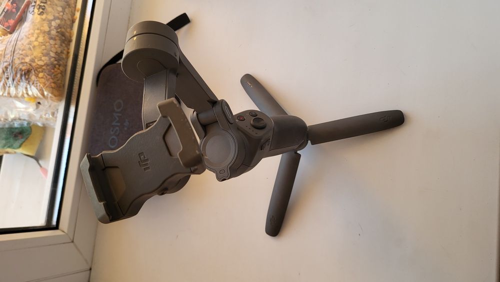 Электронный стедикам для телефона  DJI Osmo mobile 3

2 700 грн.