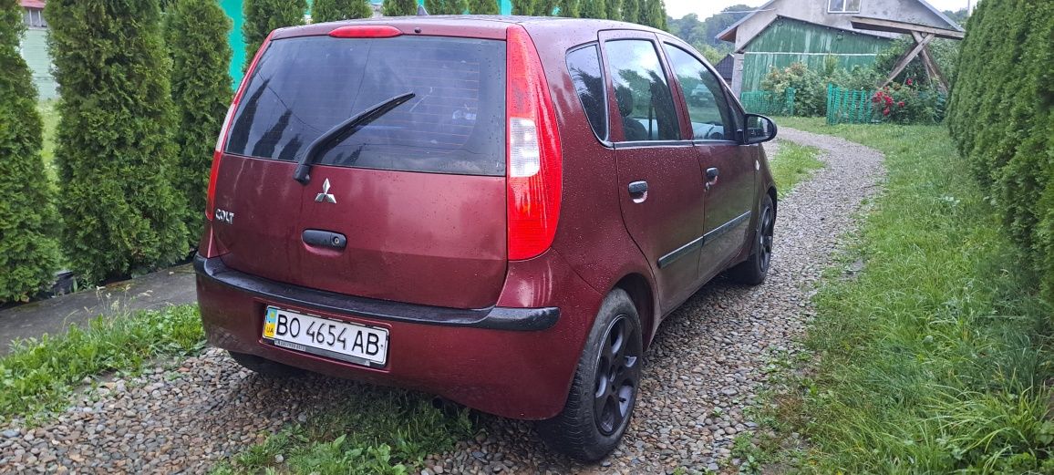 Мітцубіші Кольт АВТОМАТ