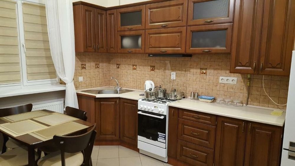 Здається 1кім. квартира вул. Куліша 4. в центрі міста подобово.