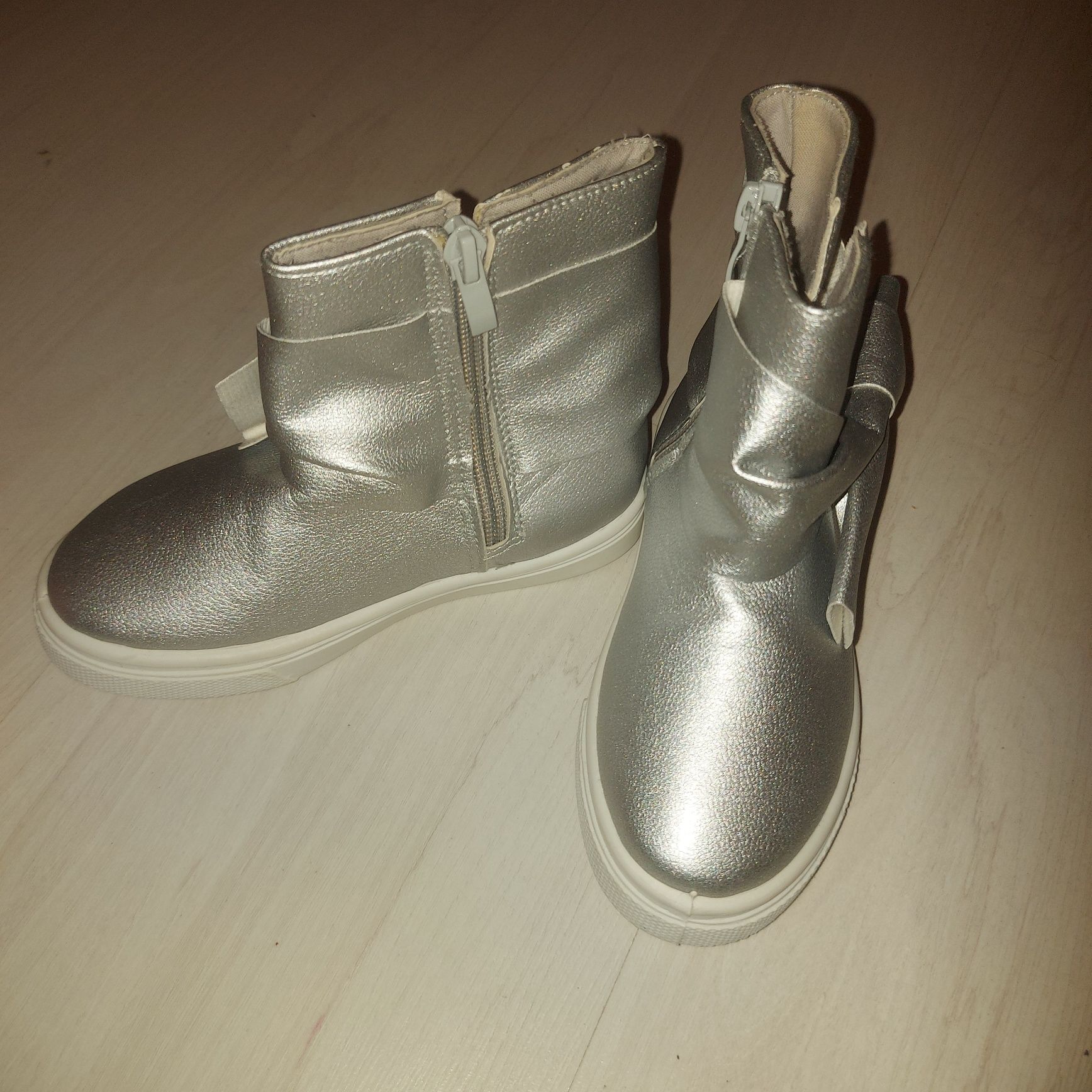 Детские ботинки для девочки