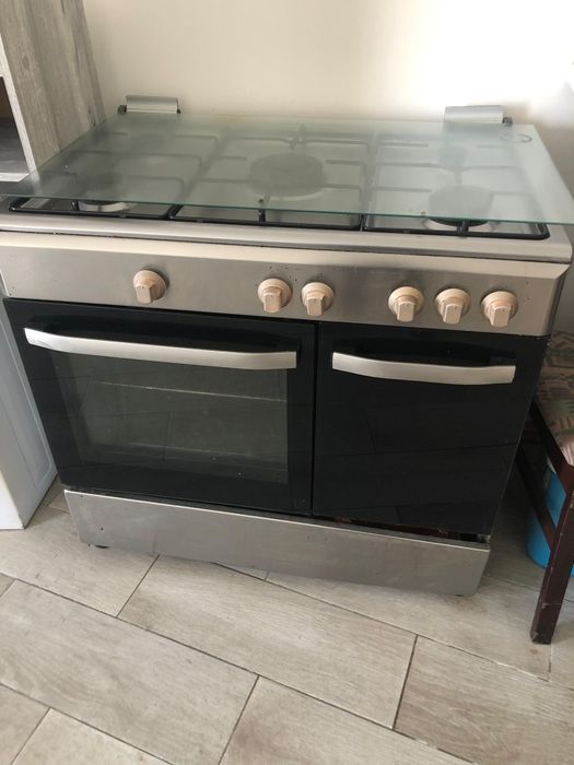 Fogão com forno      .