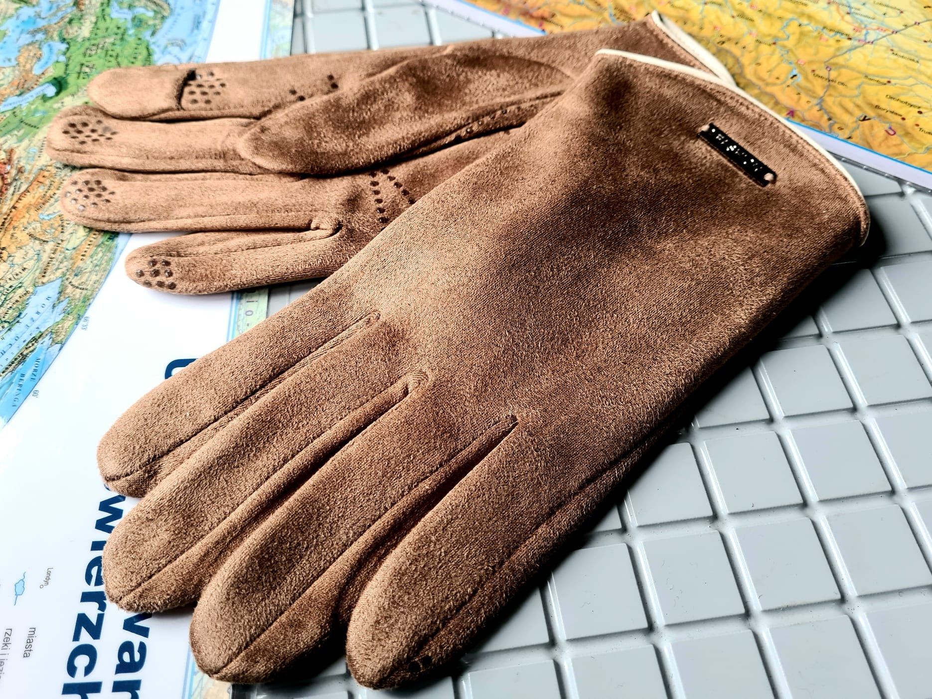 Modne rękawiczki damskie zimowe nowe brązowe