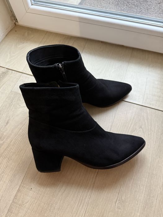 Ботильони  жіночі 38 розмір замша натуральна