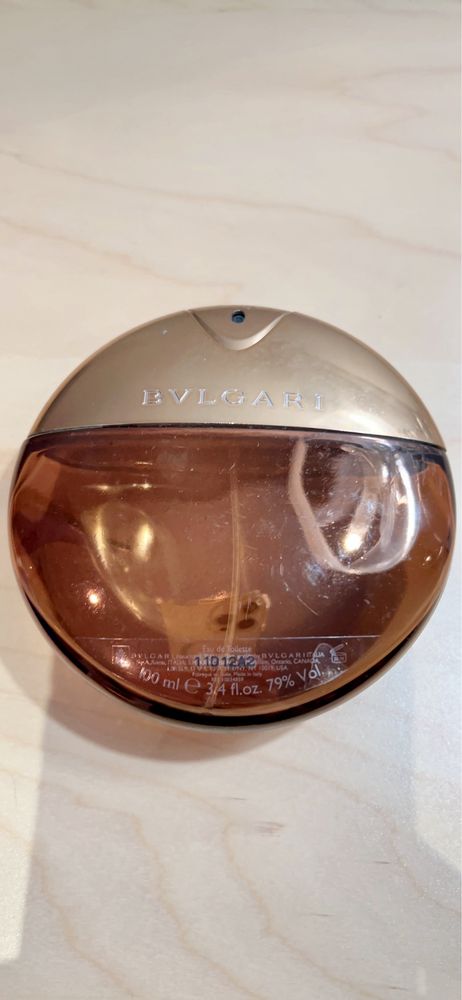 Frasco de perfume Acqua Amara da Bulgari