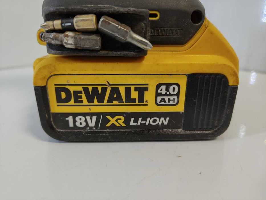 Zakrętarka udarowa DEWALT DCF887N 18V 205NM + AKU 4,0AH 18V