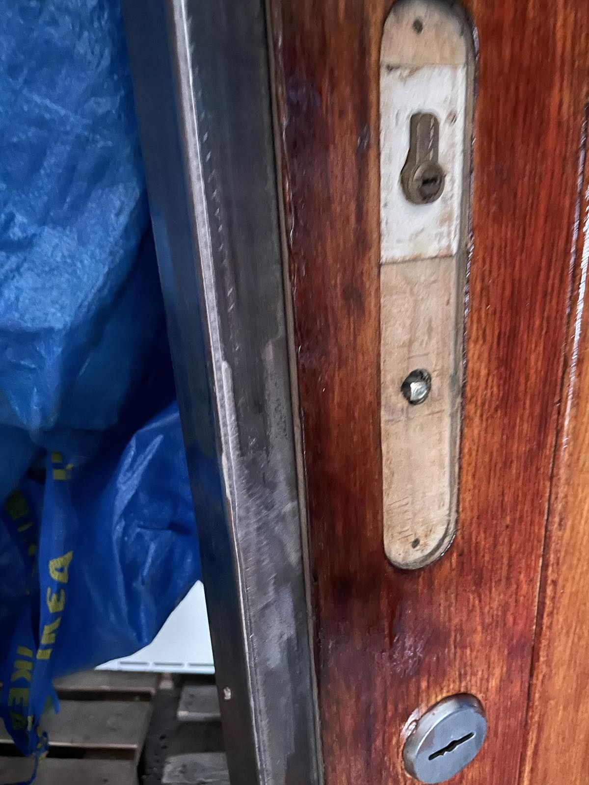 двері металеві шпоновані під дуб + 2 замки з ключами