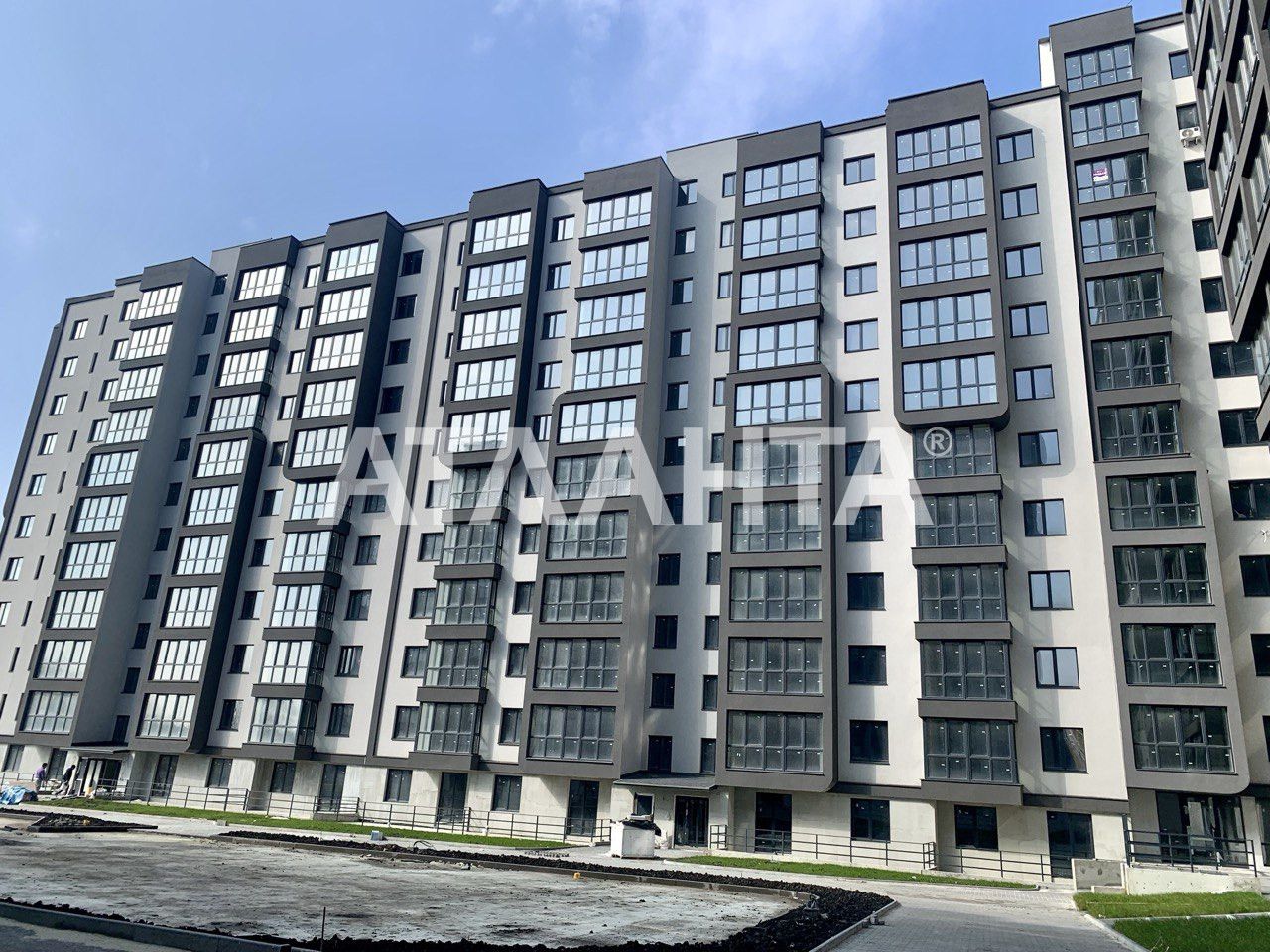 Продаж 3х кімнатної квартири в ЖК R2 Residence по вул Роксоляни