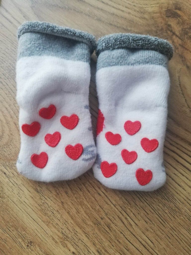 Piękne skarpetki niemowlęce świąteczne antypoślizgowe ABS I love Santa