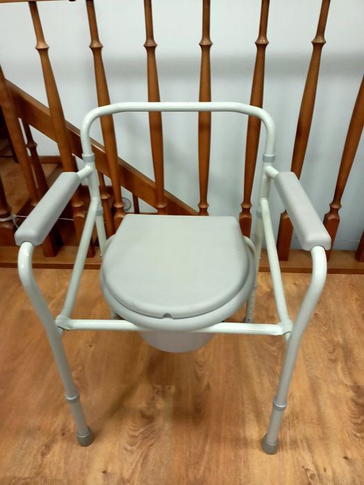 Wózek toaletowo-prysznicowy