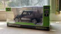 Мercedes Gelenwagen.&’Range Rover