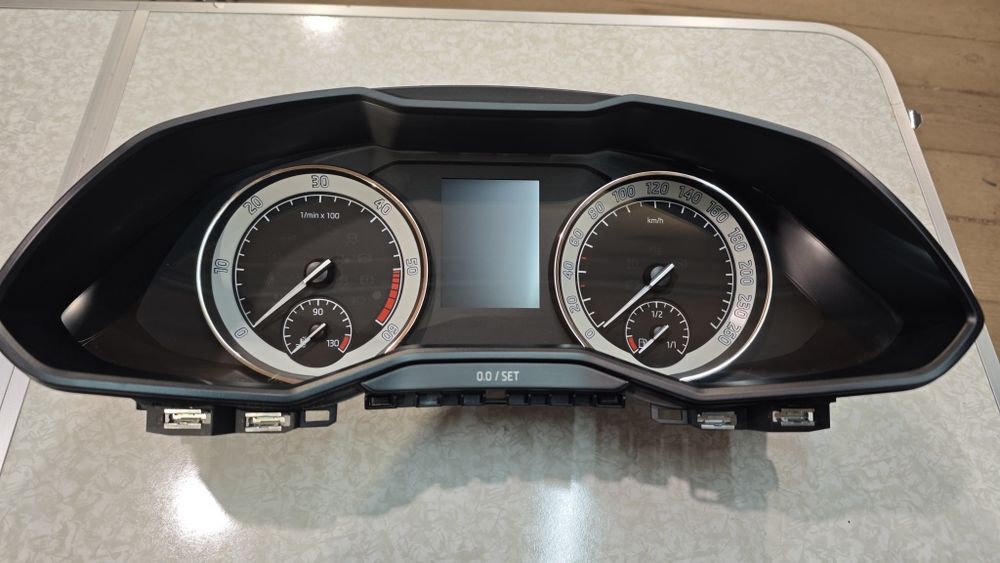 Панель приборов 3V0920711 Skoda Superb 3