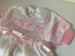 Roupa de Bebé Rosa e Branca em Acrilico