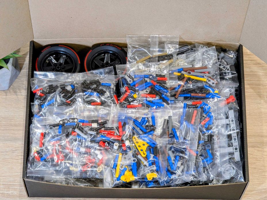 ‼️У КОРОБЦІ‼️Конструктор Red Bull Racing RB20 / Technic / 1:8 / 42206