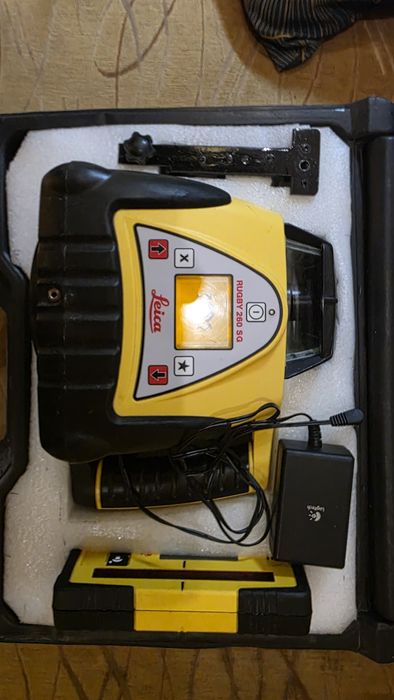 Niwelator laserowy spectra