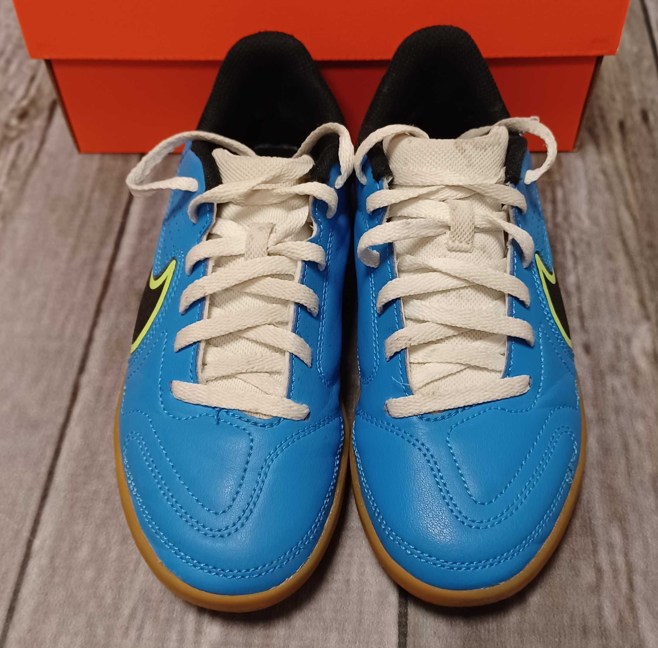 Halówki NIKE JR Legend 9 Club IC rozm.32