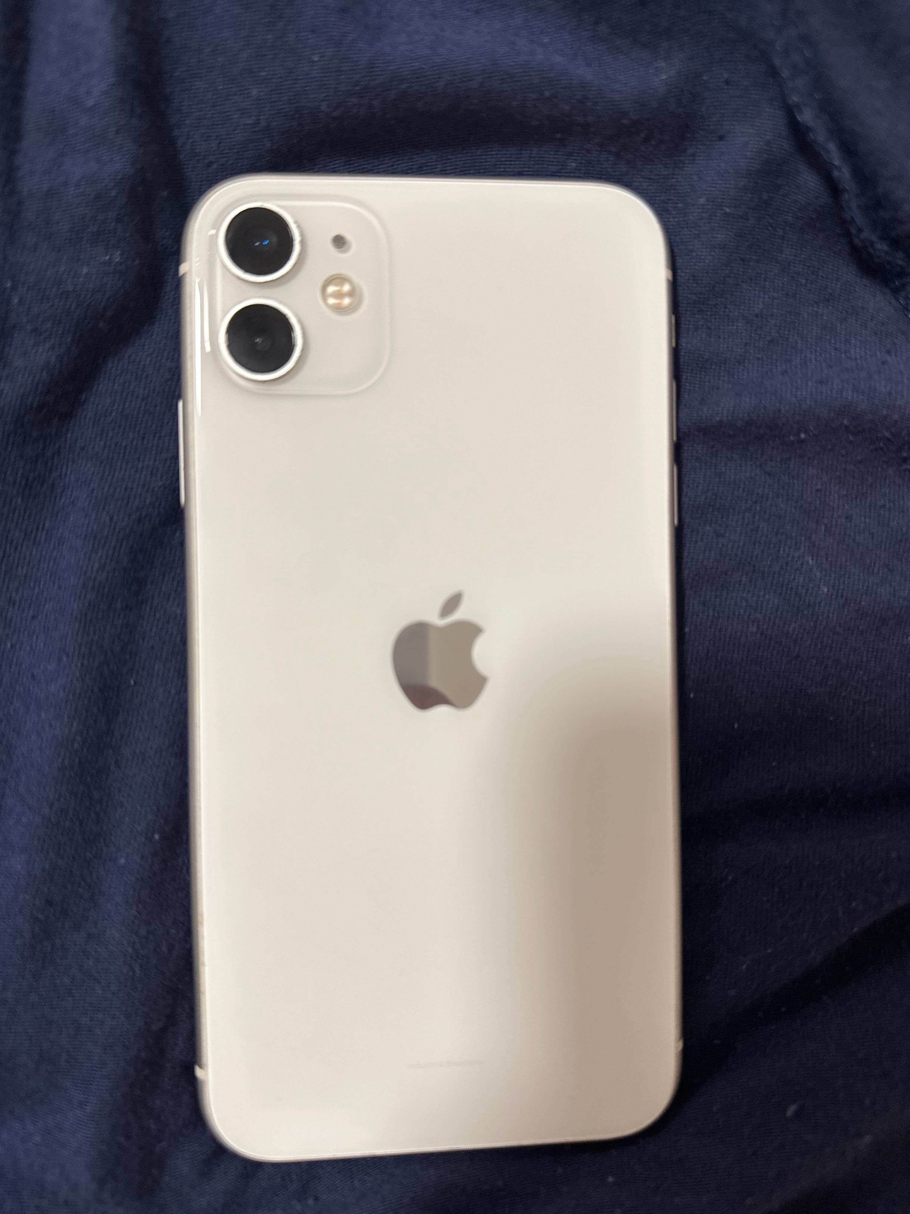 iPhone 11 branco 64 GB