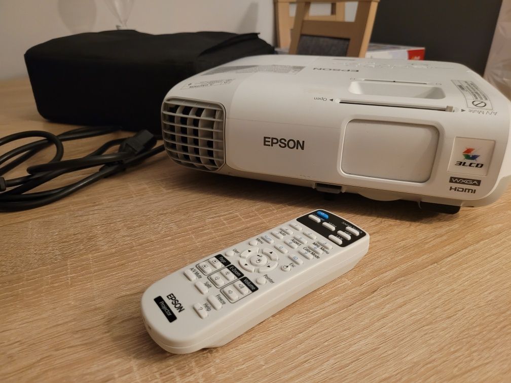 Projektor Epson.