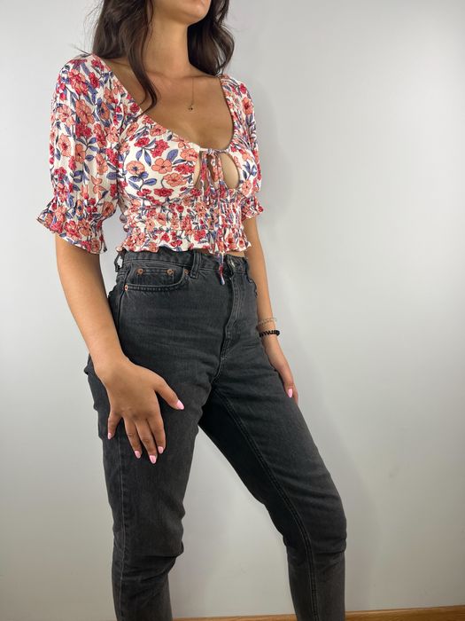 Kolorowa bluzka top boho crop top z dekoltem Kendall + Kylie rozmiar M