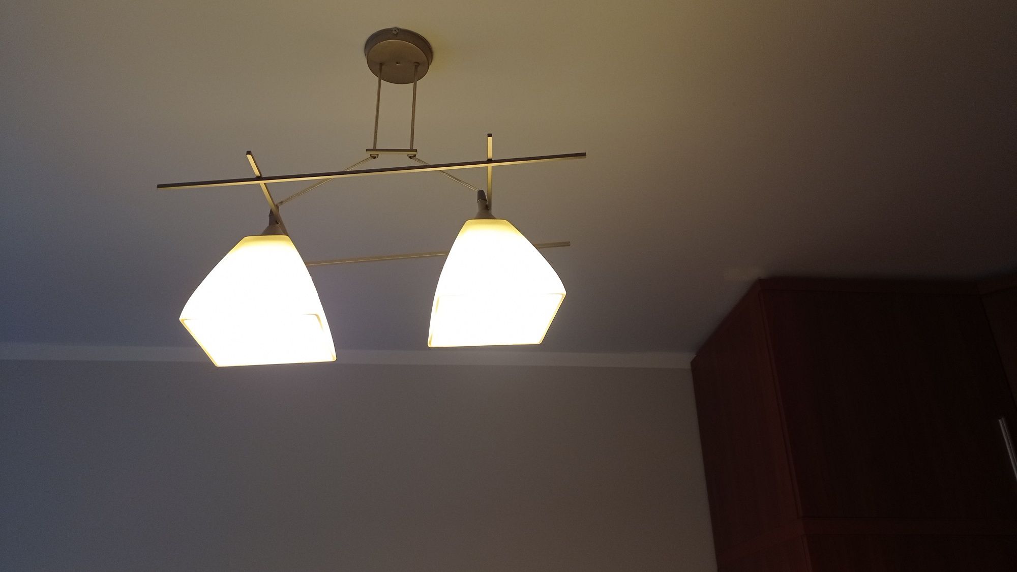 Lampa sufitowa na dwie żarówki