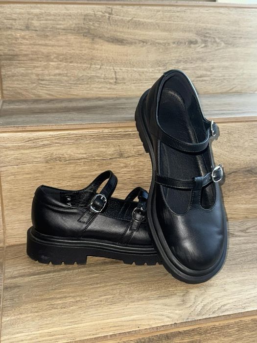 Жіночі туфлі шкіряні