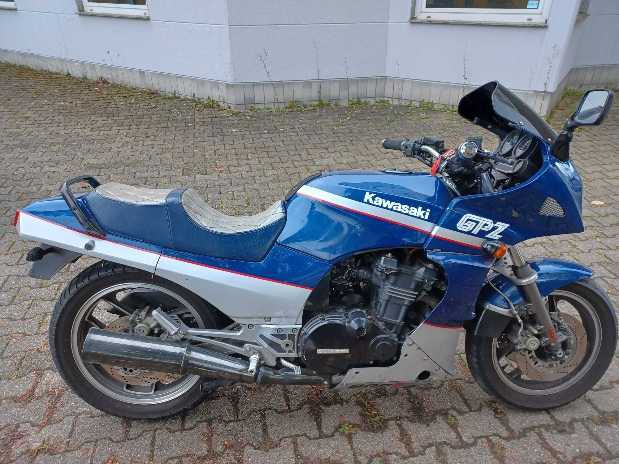 Kawasaki GPZ 900R