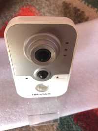 Відеокамера Hikvision DS-2CD2420F-I (2.8 мм) 2МП+128GB флешка.