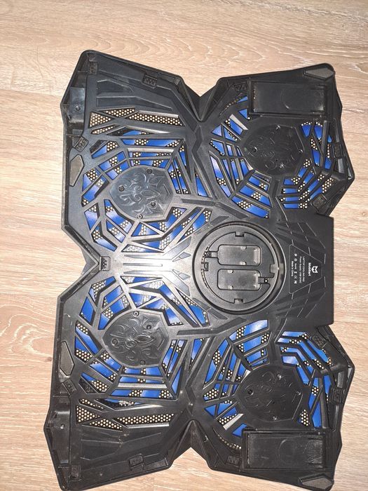 podkladka chłodząca pod laptopa