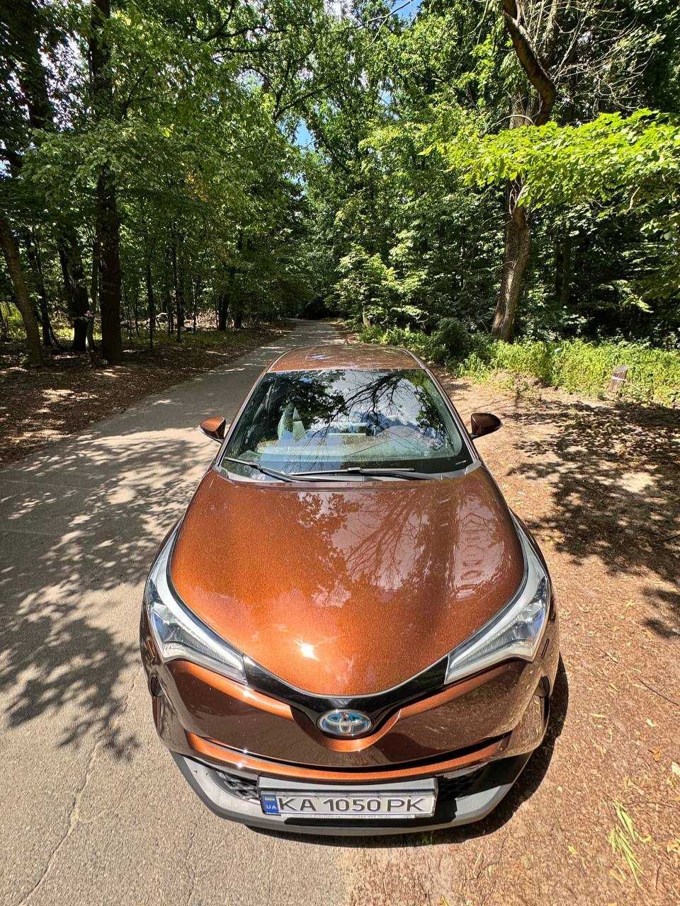 Toyota C-HR гібрид 2018