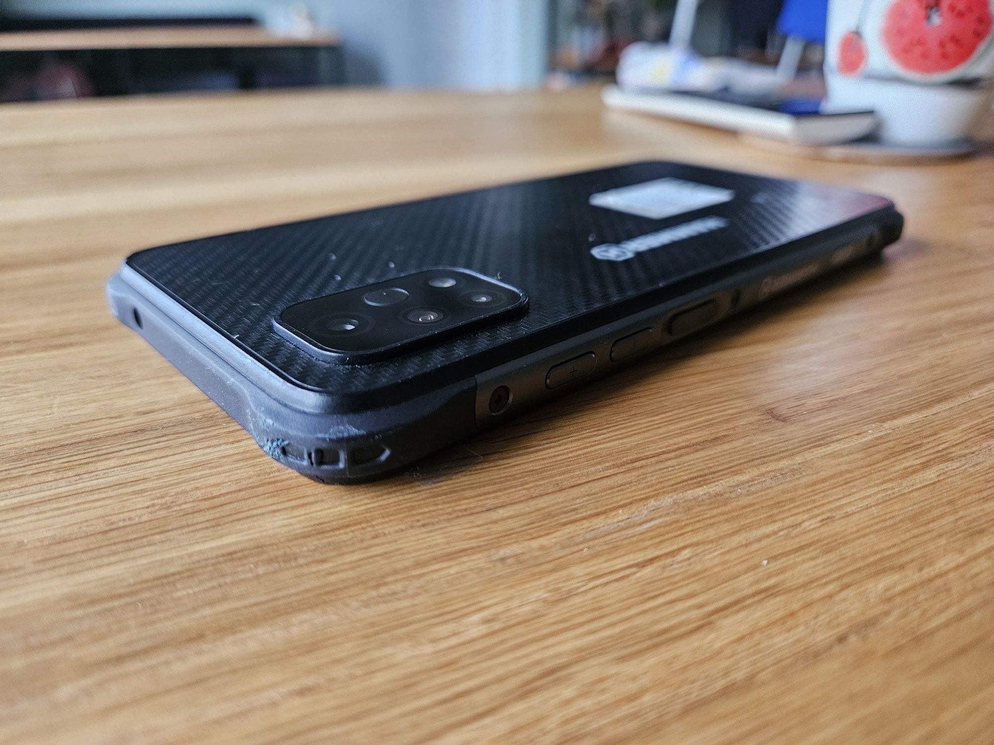 Telefon Hammer Blade 4