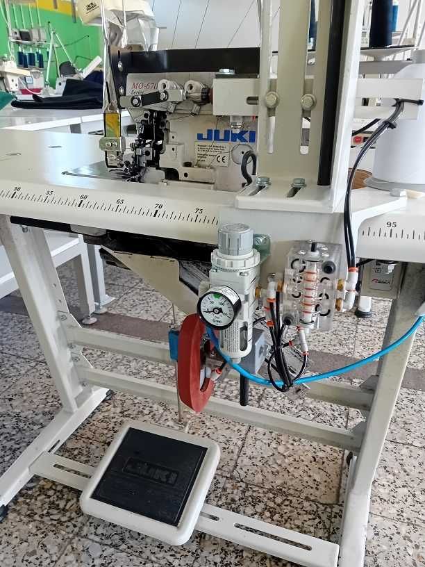 overlock do wszywania kołnierzyka w koszulkach polo JUKI MO6714S
