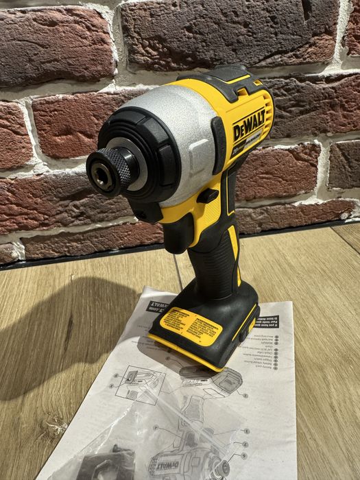DeWalt DCF787 импакт шуруповерт/гайковерт