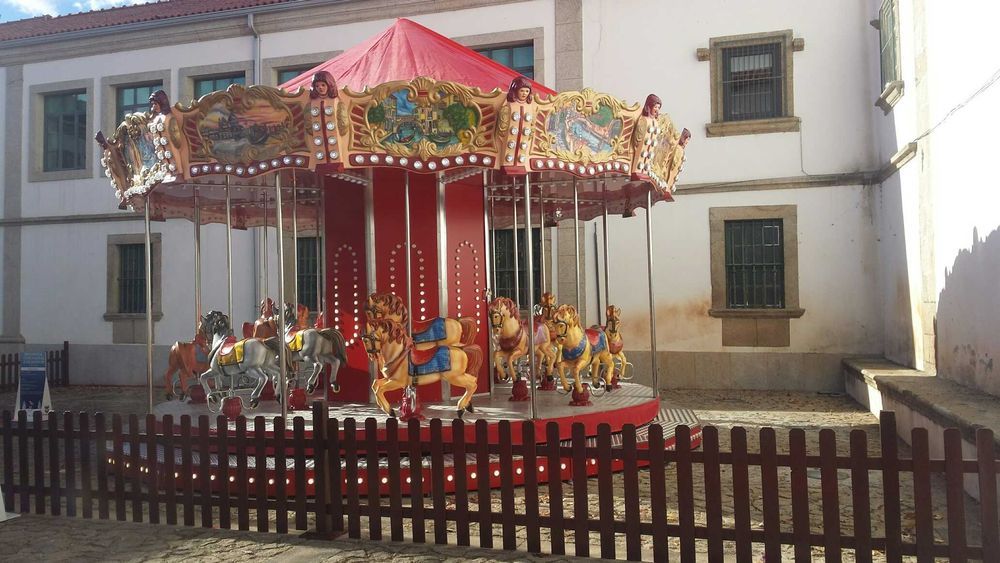 Aluguer de carrossel de cavalinhos