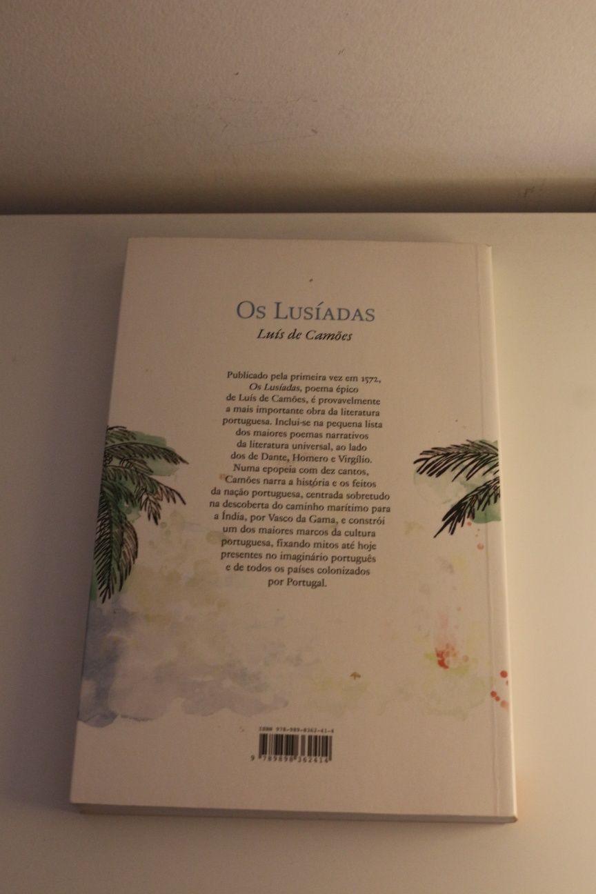 Livro "Os Lusíadas" de Luís Vaz de Camões