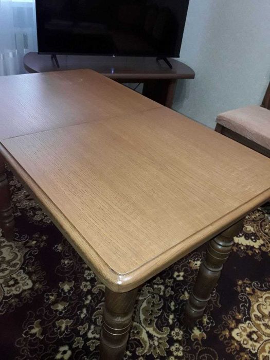 Продам стіл в гарному стані.