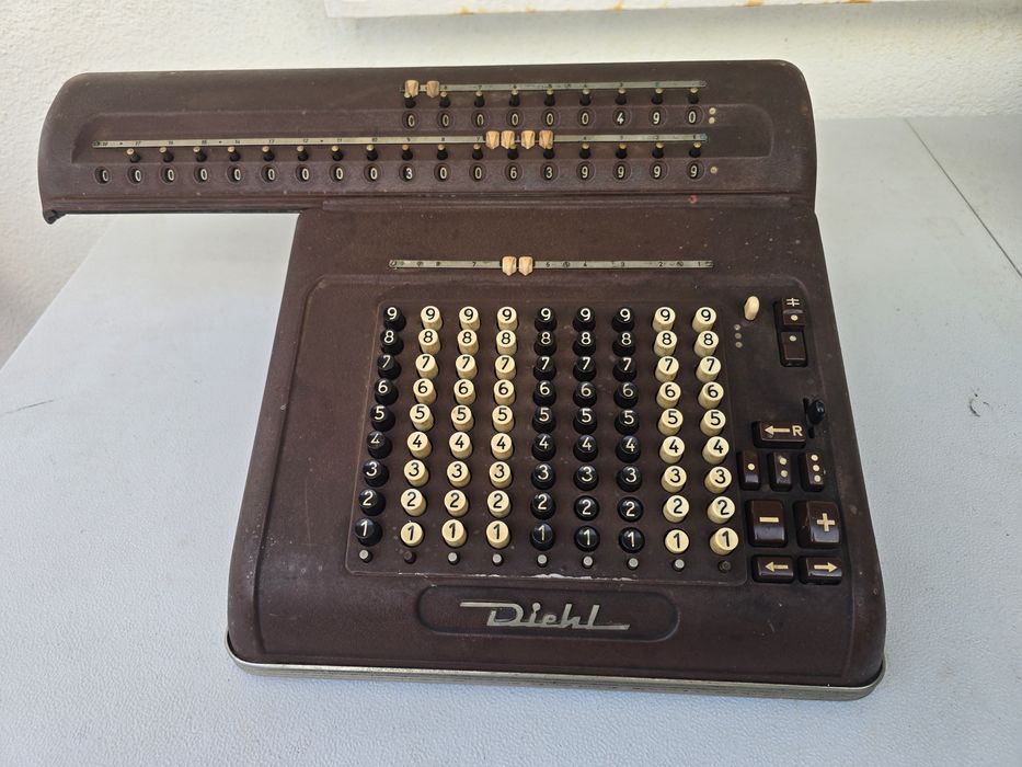 Calculadora Mecânica Eléctrica