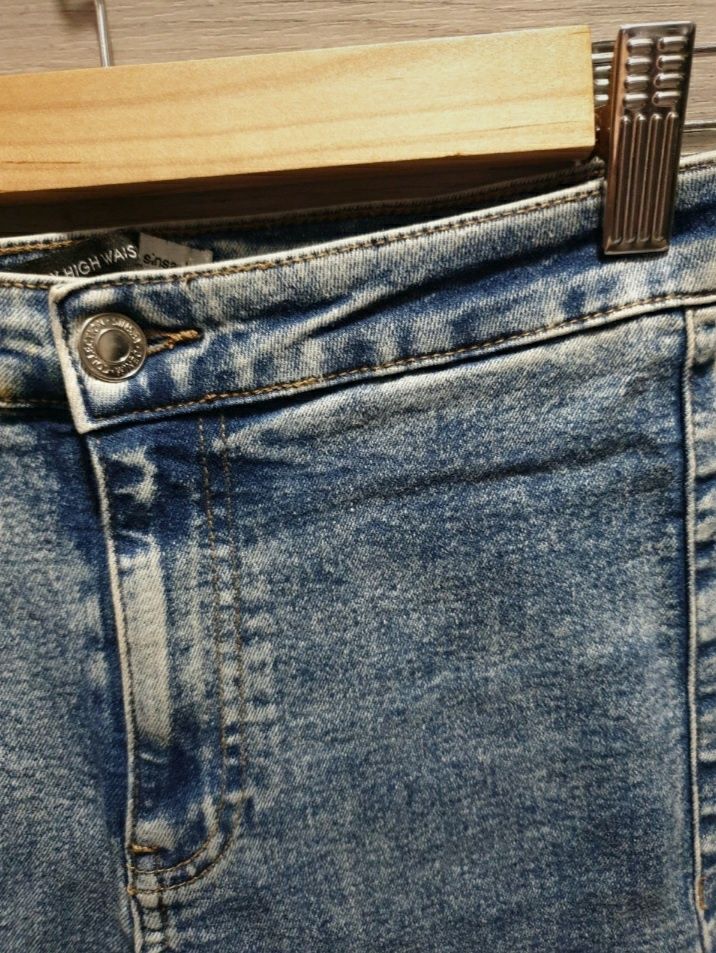 Spodnie jeans slim fit