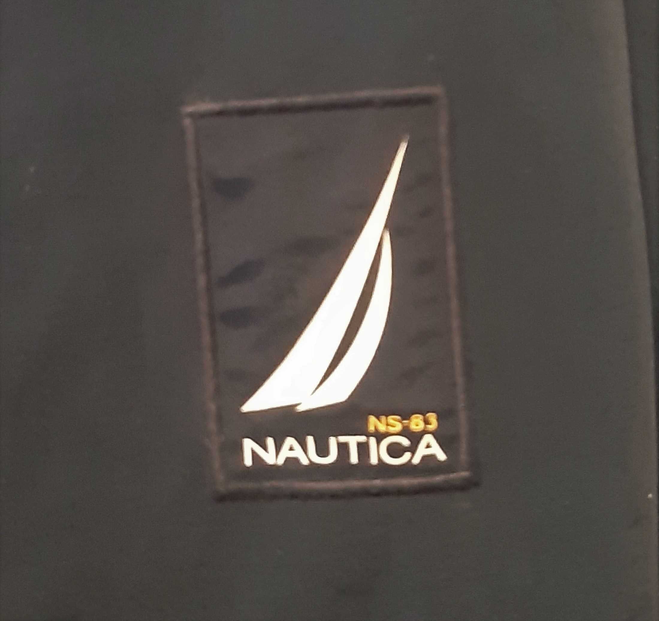 Casaco Impermeável marca Nautica.