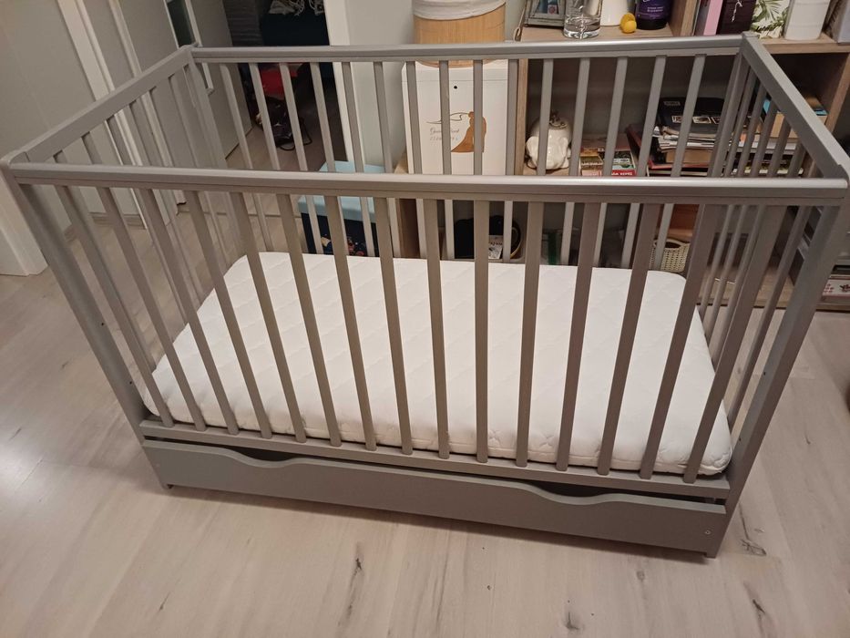 Łóżeczko drewniane