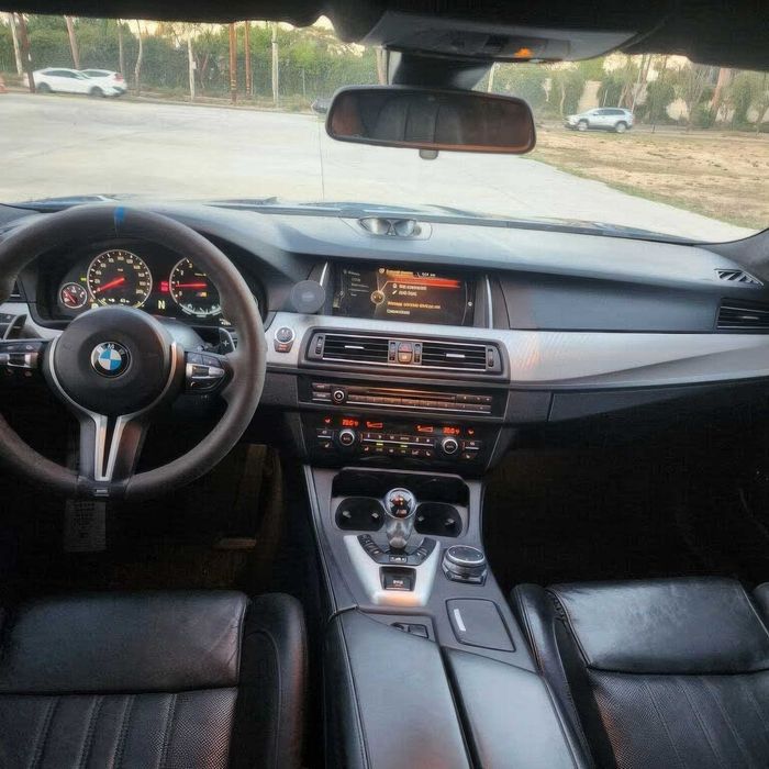 BMW M5      2015