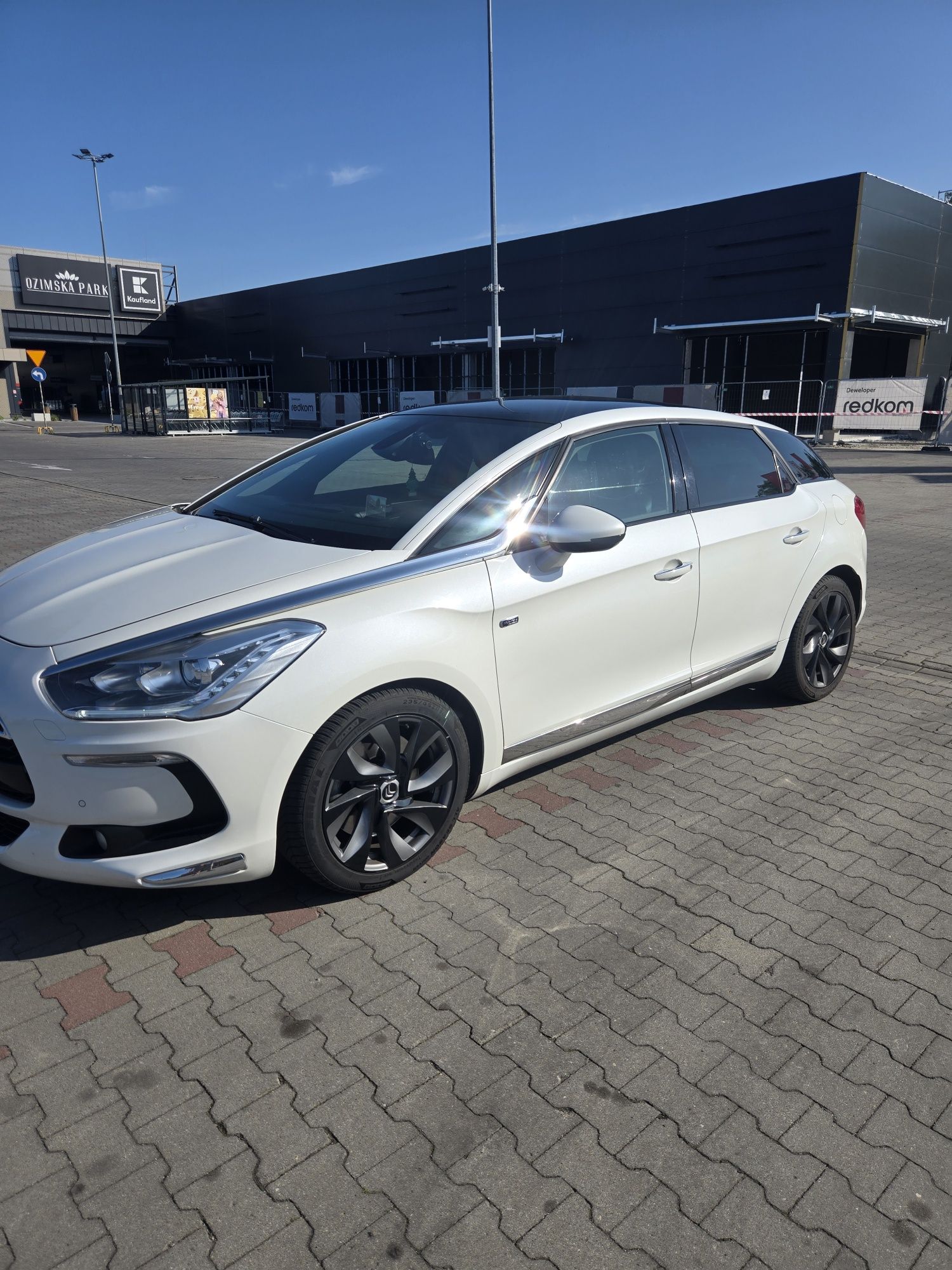 Citroen DS5 2.0 HDI Hybrid4. Android