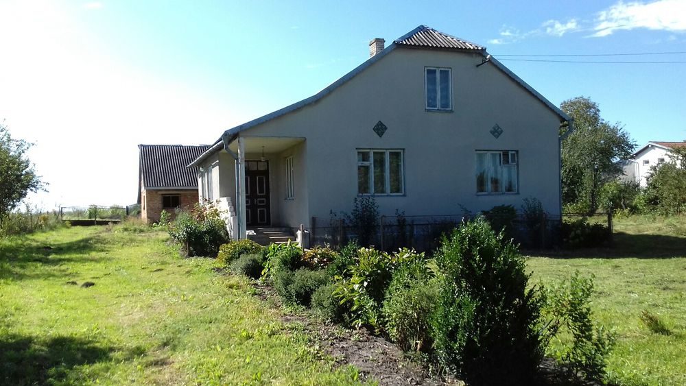 Продаєтся будинок.