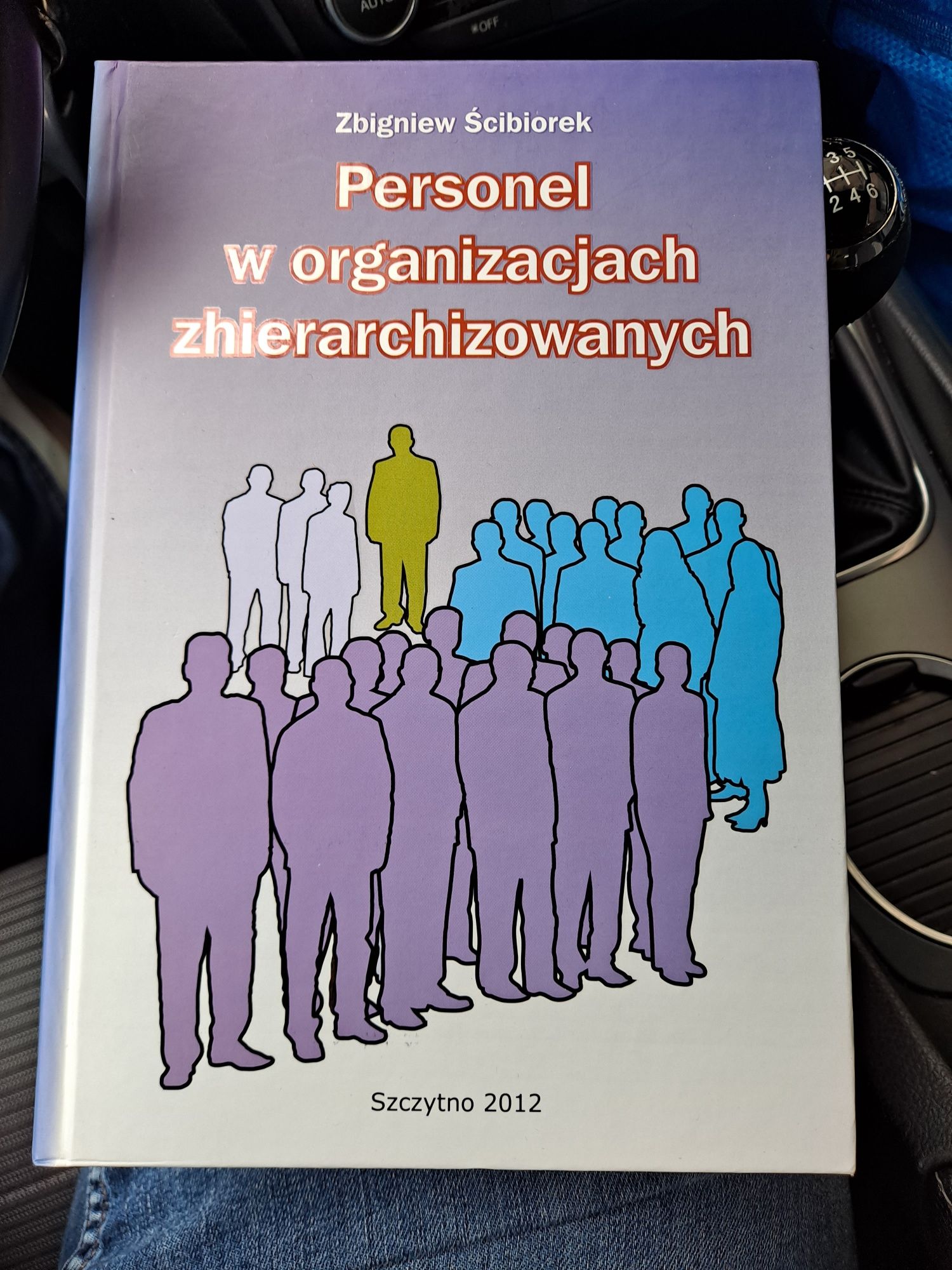 Personel w organizacjach shierarchizowanych