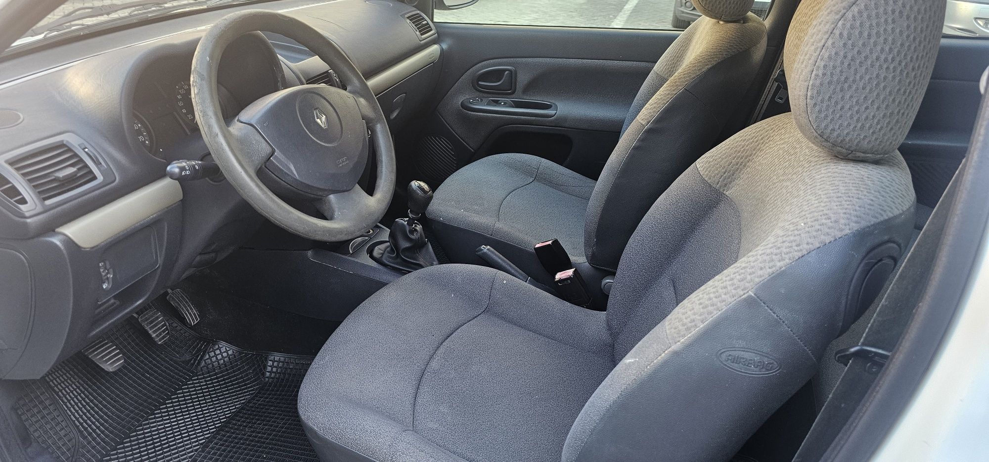 Renault Clio 1.2 gasolina impecável 05