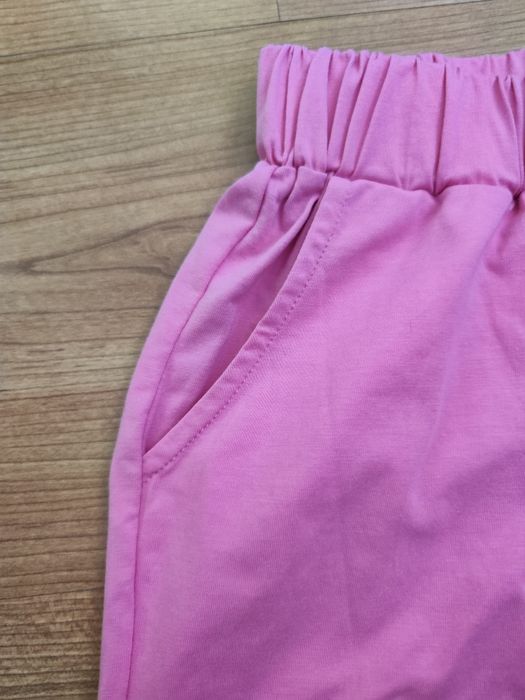 Calções rosa de menina