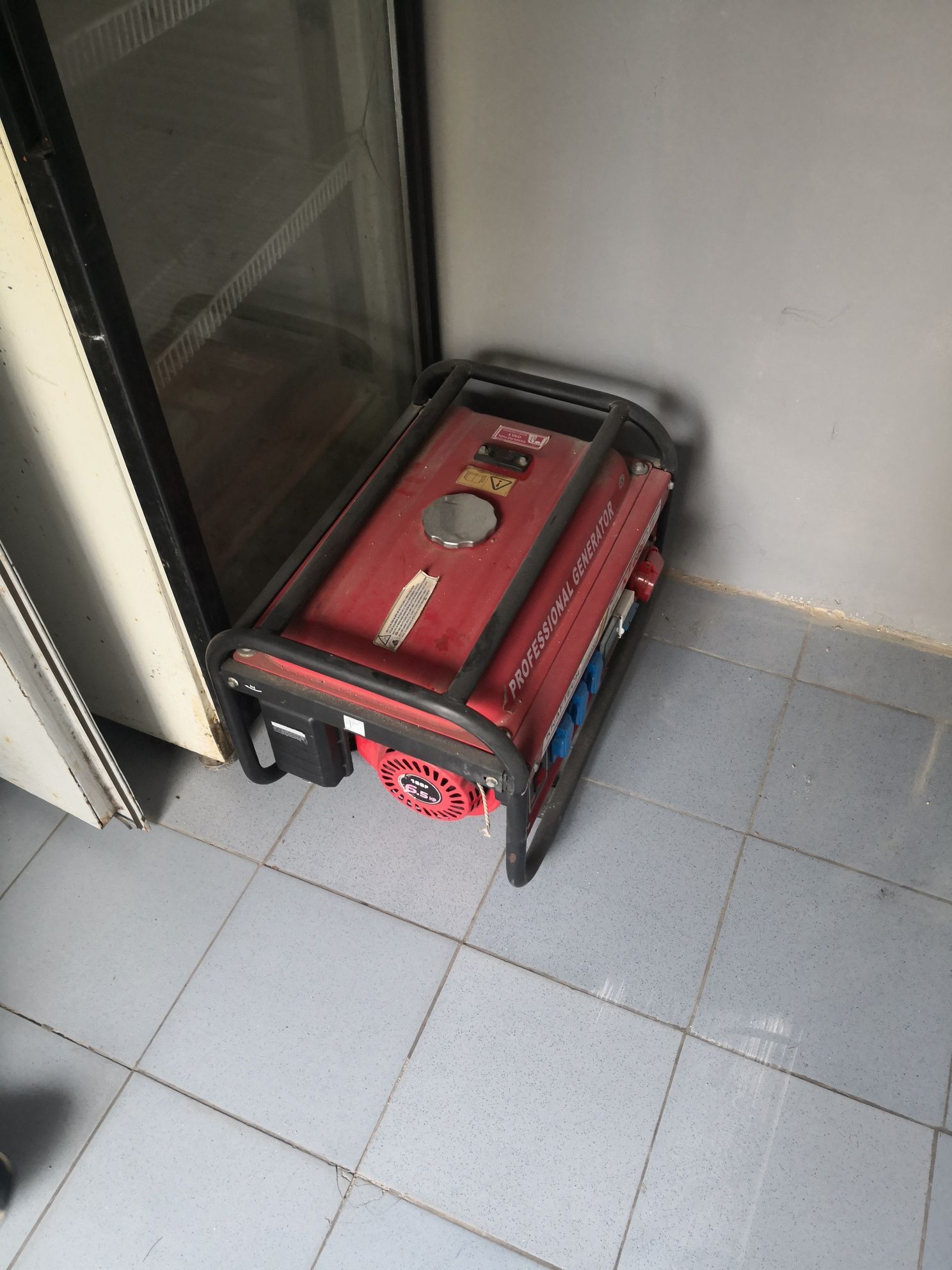 Генератор 380/220V Kraftech kt 6500w 6,5 л.с.