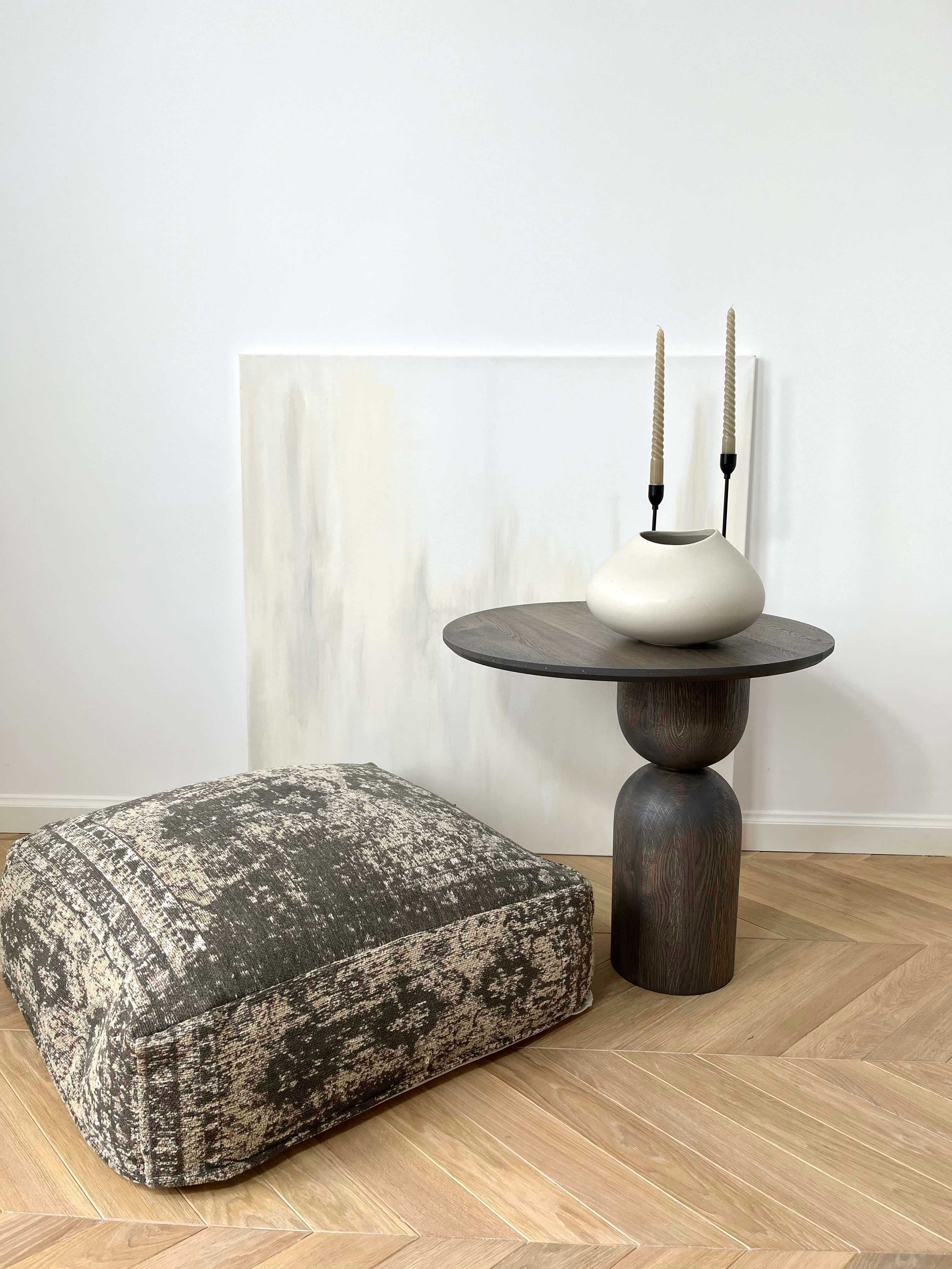 Stolik kawowy drewniany, dębowy, noga toczona, nowoczesny projekt