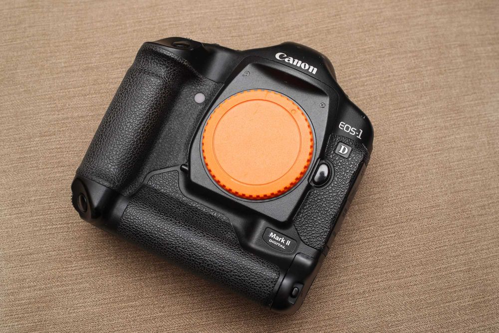 Canon EOS-1D Mark II