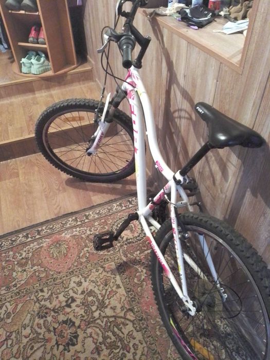 Продам велосипед б/у цена 3500 грн.