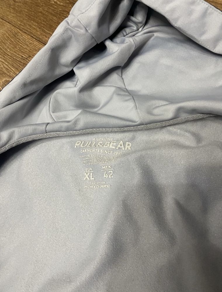 Кофта спортивная с капюшоном худи Pull&Bear